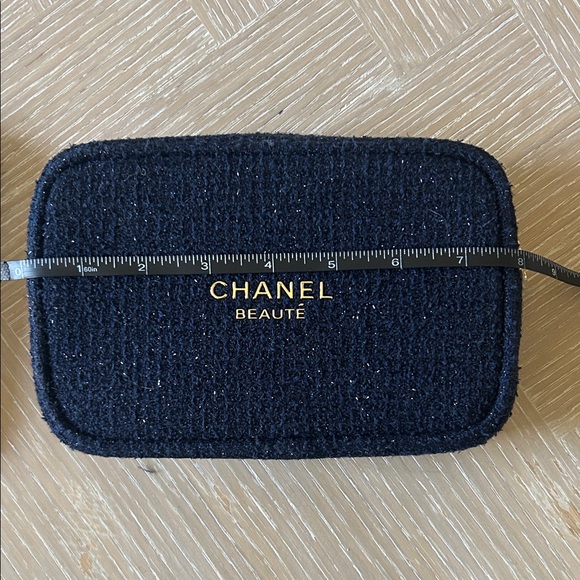 CHANEL Beaute Navy Tweed Travel Cosmetic Pouch with Gold Logo - Picture 7 of 9
